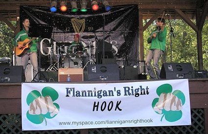 Flannigans Right Hook Performing Live